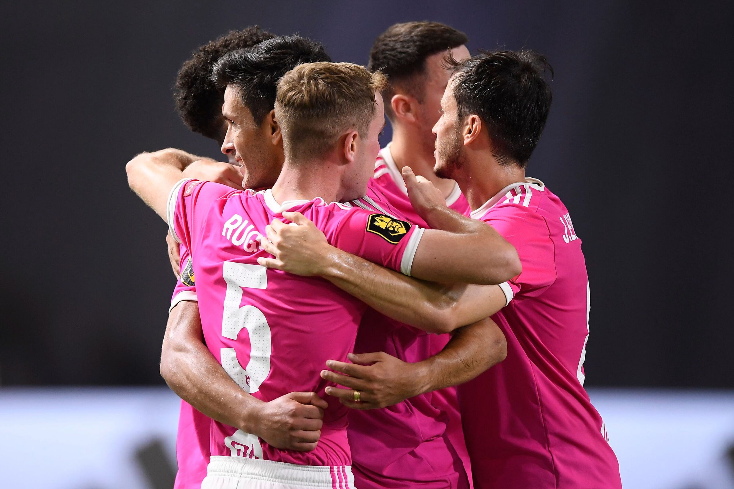 ¡Doblete histórico de Porcinos FC con la consecución de ambos billetes directos a Madrid! - Blog Kings & Queens League Spain