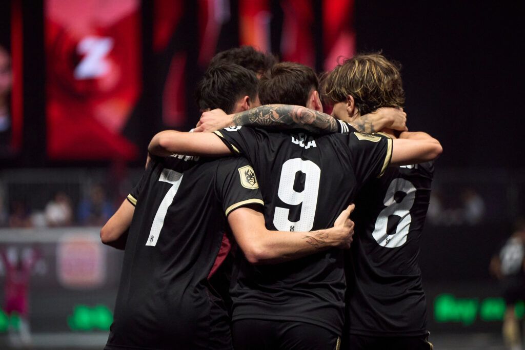 KWCC 2025, Day 10: i Gear 7 FC battono gli FC Zeta e volano ai quarti di finale. Il riepilogo - Blog Kings League Italia
